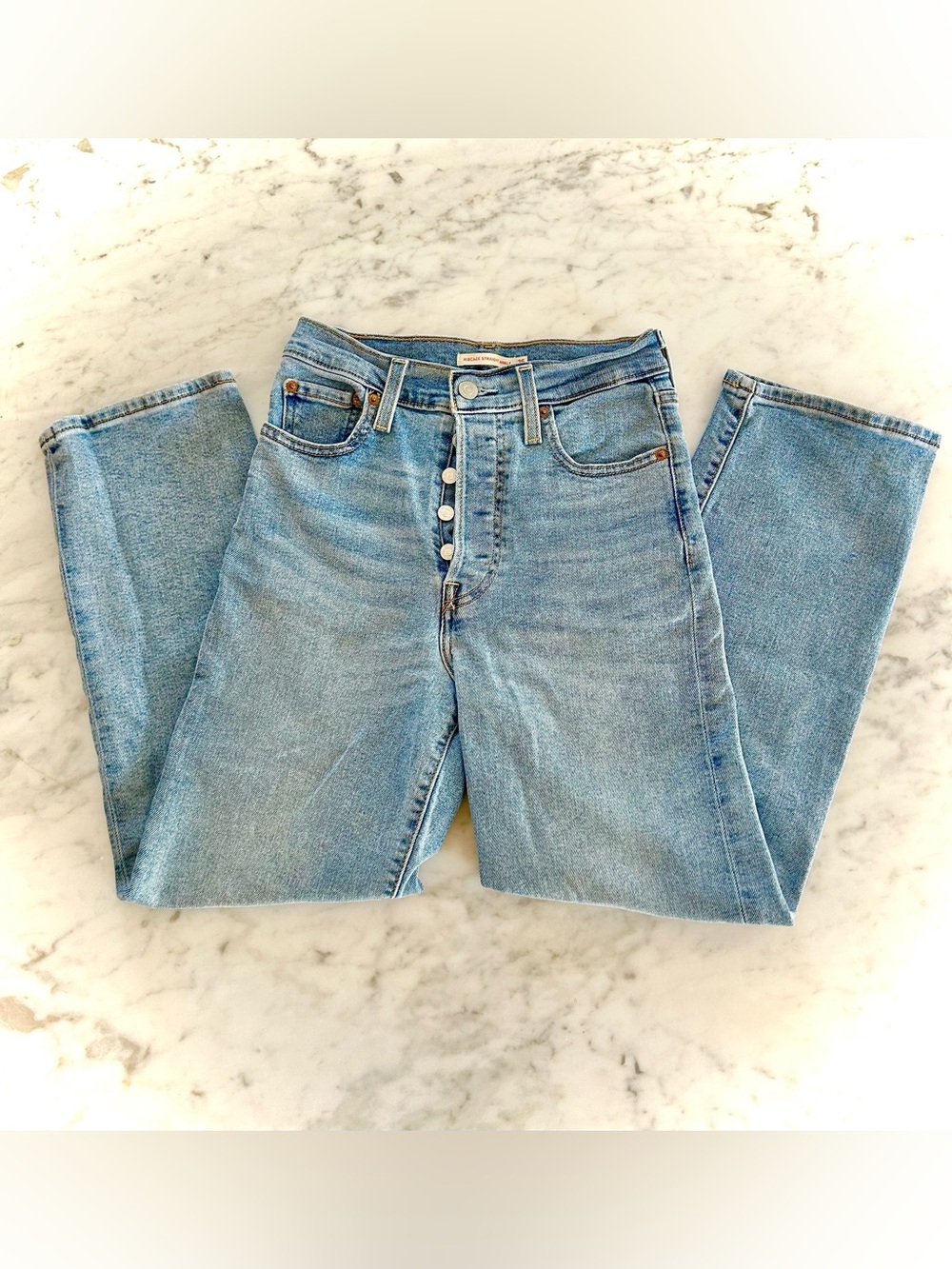 Levi’s Ribcage Straight button fly ankle jeans- girls sz 25/27